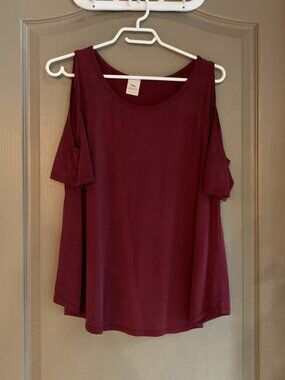 Hummingbird Burgundy Cold Shoulder Flutter Sleeve Top Size L Boho Date Night